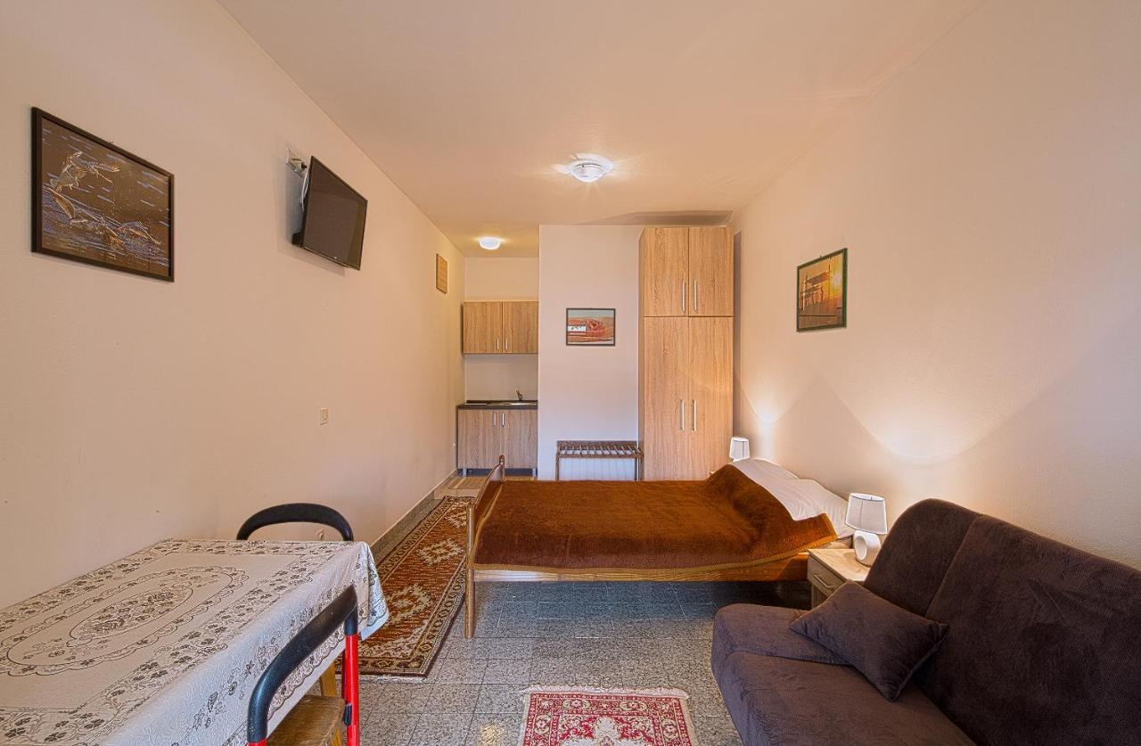 Madra Rooms And Apartments Будва Экстерьер фото